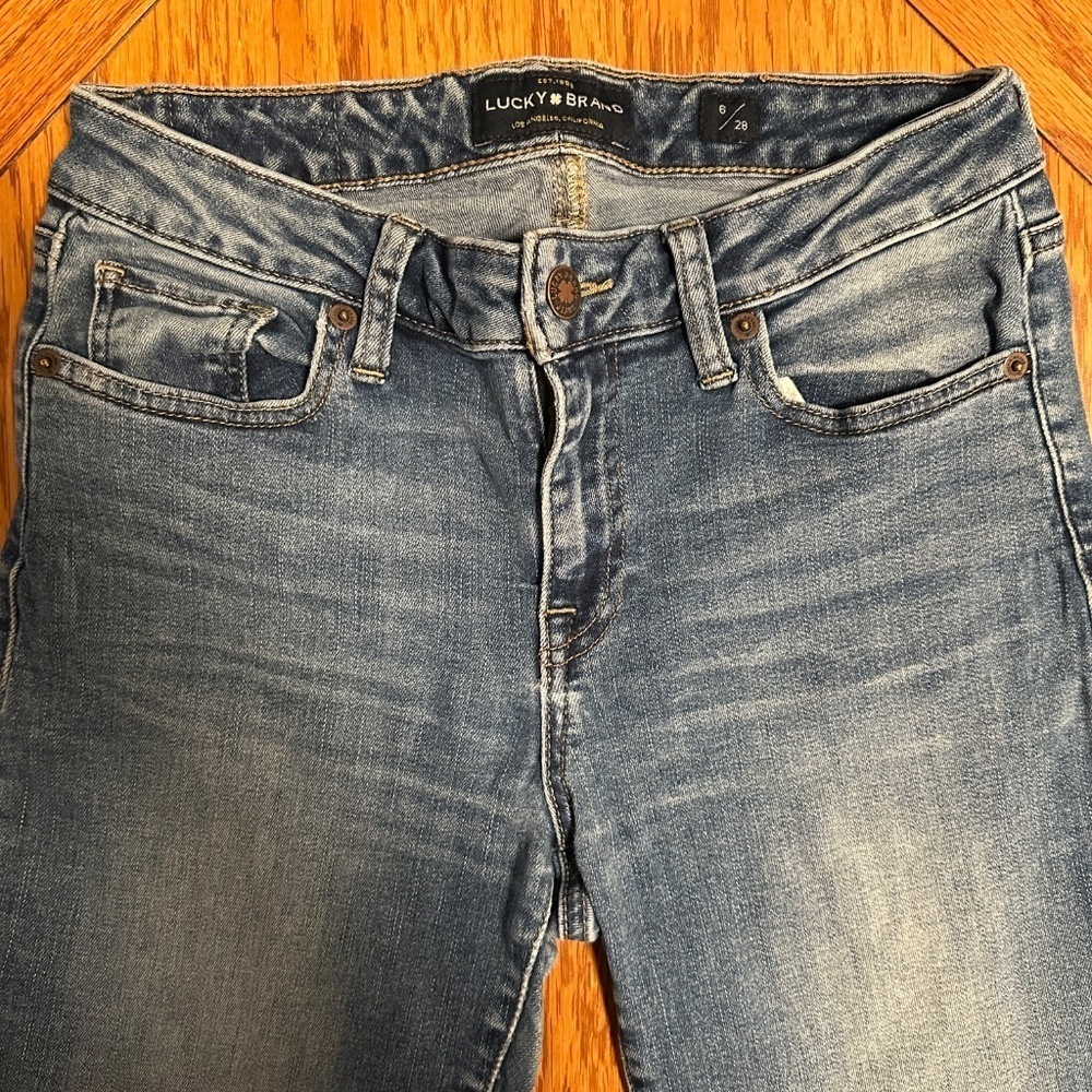 *LUCKY BRAND* Medium Wash Denim Jeans Size 6/28 - Picture 3 of 8